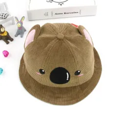 Chapéu de bebê com cara de coala