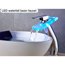 LED-vesiputouksen hana