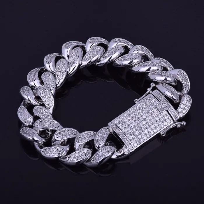 Luxury bracelet with zircons