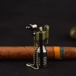 Retro mini isqueiro de metal com chaveiro - recarregável