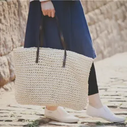 Große Strandtasche aus Stroh