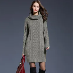Pull tricoté long avec col rond - robe d'hiver