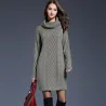 Pull tricoté long avec col rond - robe d'hiver