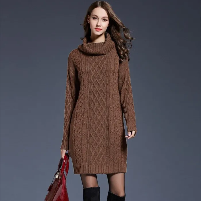 Pull tricoté long avec col rond - robe d'hiver