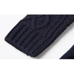Lång stickad tröja med turtleneck - vinterklänning