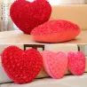 Oreiller en forme de coeur avec roses
