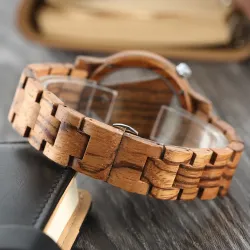Relojestriángulo geométrico - reloj de cuarzo de madera - unisex