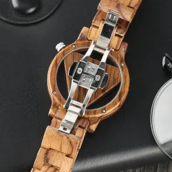 Relojestriángulo geométrico - reloj de cuarzo de madera - unisex