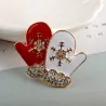 Joulukäsineet - Crystal Brooch
