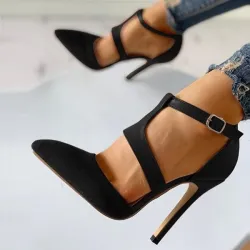 Tacones altosBombas elegantes de tacón alto con hebilla