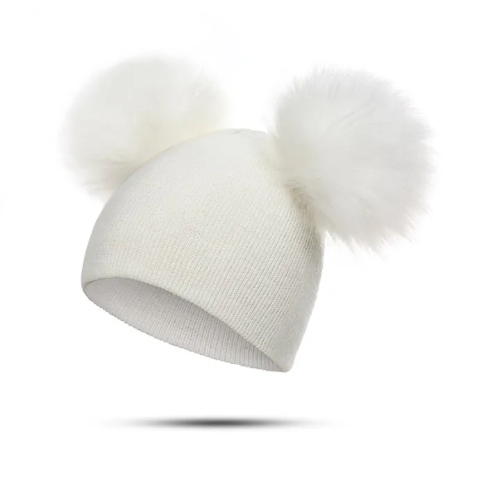 Barnens vinterhatt med päls pom pom