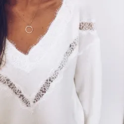 Maglione sciolto - camicetta elegante con pizzo