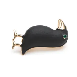 Elegantti brooch mustalla kruunulla