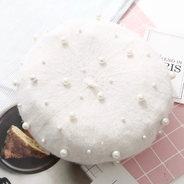 Elegant ullbröd med pärlor - hatt
