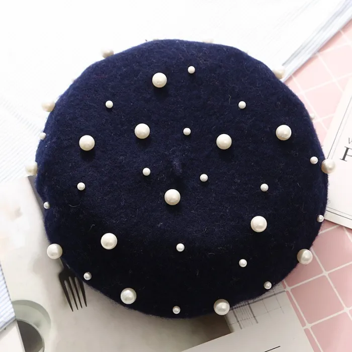 Elegant wool beret with pearls - hat