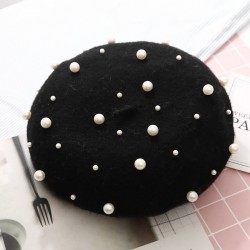 Elegant wool beret with pearls - hat
