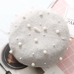 Elegant ullbröd med pärlor - hatt