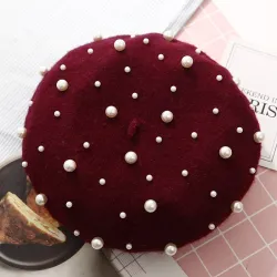 Elegant ullbröd med pärlor - hatt