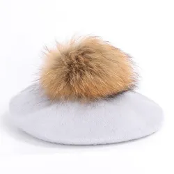 Elegante beret com pele pom-pom