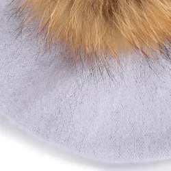 Elegant beret med päls pom-pom