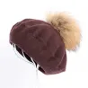 Elegante beret com pele pom-pom