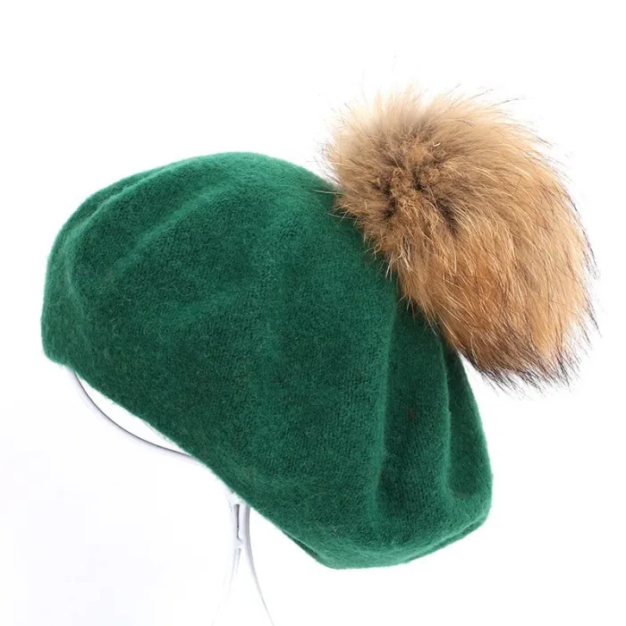 Elegant beret med päls pom-pom