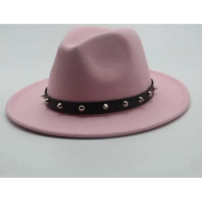 Chapéu elegante com uma borda & rebites
