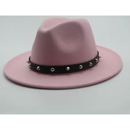 Chapéu elegante com uma borda & rebites