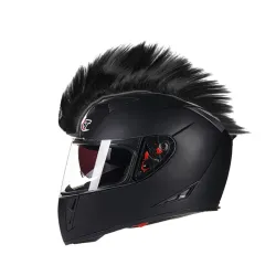 Capelli in stile punk per moto e caschi da sci