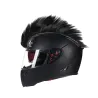 Capelli in stile punk per moto e caschi da sci