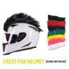 Capelli in stile punk per moto e caschi da sci