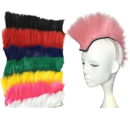 Capelli in stile punk per moto e caschi da sci