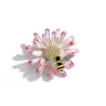 BrochesAbeja de cristal y margarita - un elegante broche