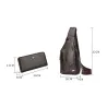 Modelig crossbody läderpåse med lövmönster