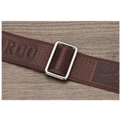 Modelig crossbody läderpåse med lövmönster
