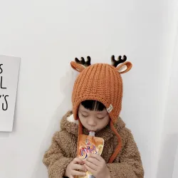 Wintermuts met kleine rendierhoorns en oren - gebreide muts voor kinderenPetjes & mutsjes