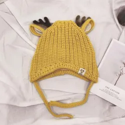 Vinterhatt med små renar horn & öron - stickad hatt för barn