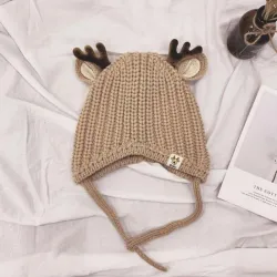 Vinterhatt med små renar horn & öron - stickad hatt för barn